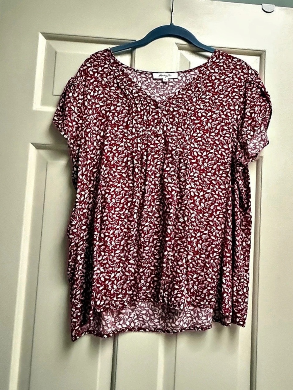 Monday Fun Floral Short Sleeve Blouse Red White XL Like New